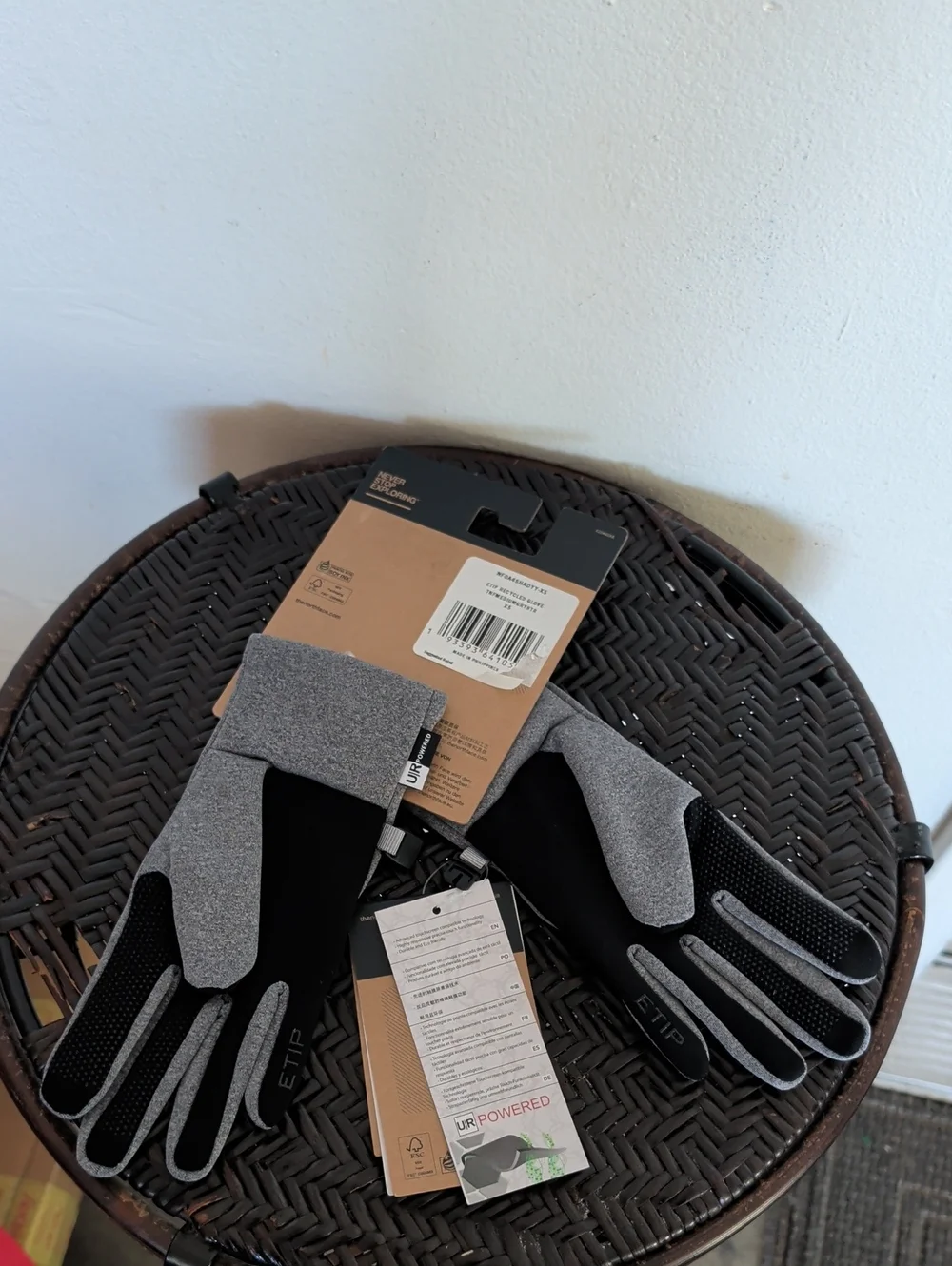 The North Face TNF Women’s Glove Etip Recycled Fabric Grey Sz XS NWT